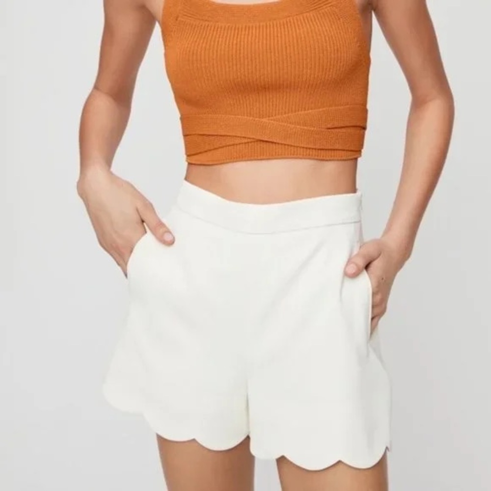 Aritzia Wilfred Arbre Scalloped Shorts